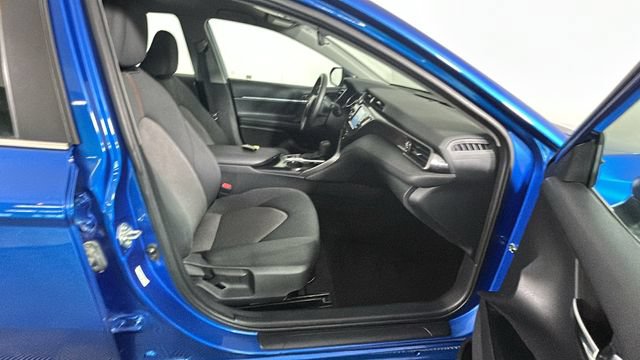 Used 2020 Toyota Camry LE FWD image 31