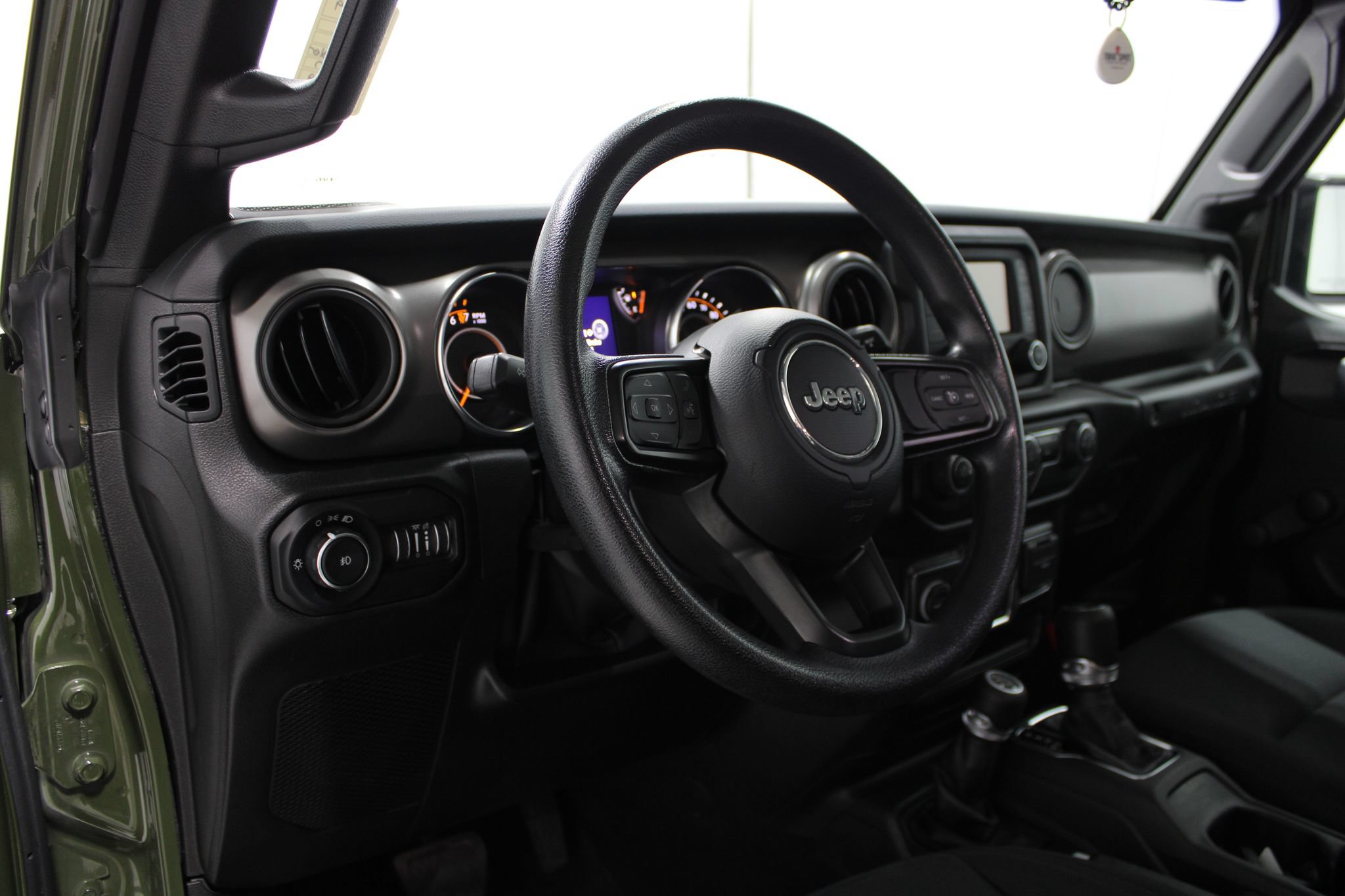 Used 2021 Jeep Wrangler Unlimited Sport AWD/4WD image 12