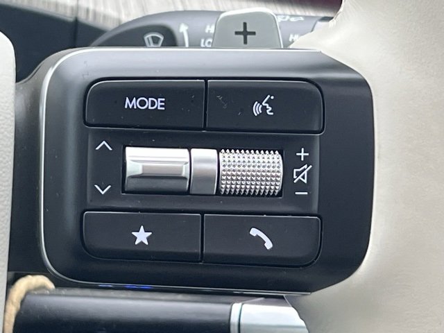 Used 2025 Hyundai Santa Fe Calligraphy image 11