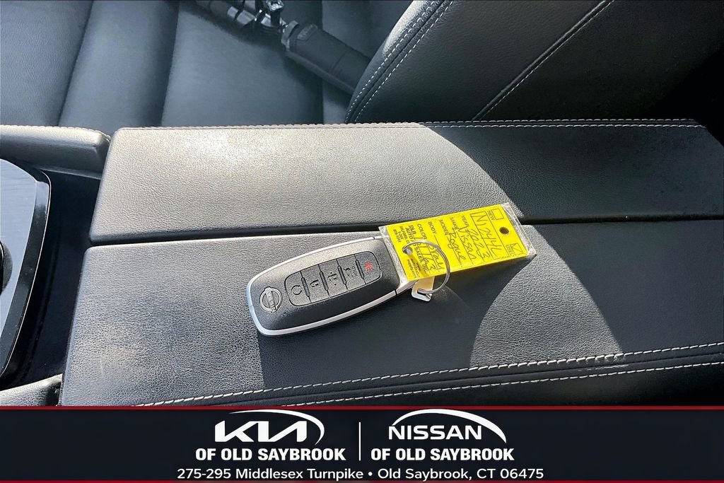 Used 2023 Nissan Rogue SL image 35