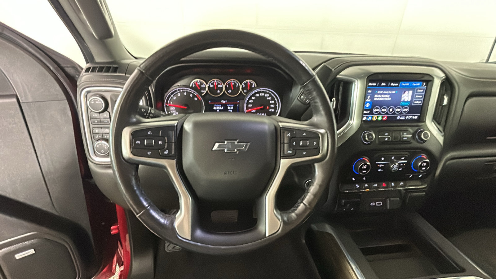 Used 2020 Chevrolet Silverado 1500 LT Trail Boss AWD/4WD image 17