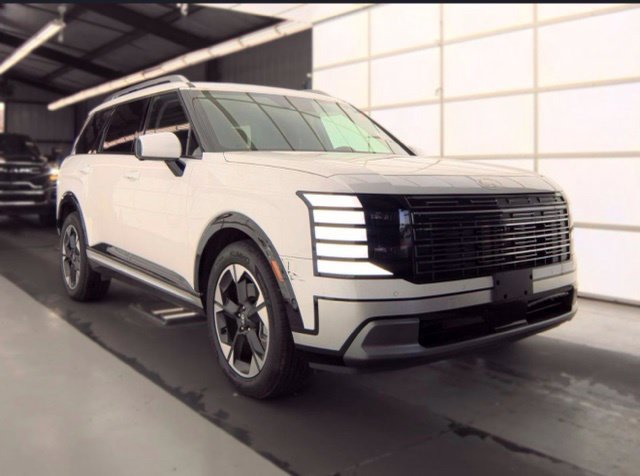 Used 2026 Hyundai Palisade Limited AWD/4WD image 3