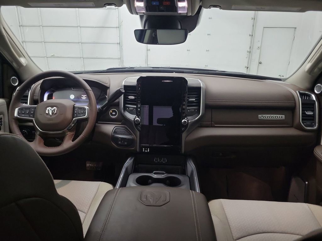 Used 2025 RAM 2500 Laramie AWD/4WD image 11