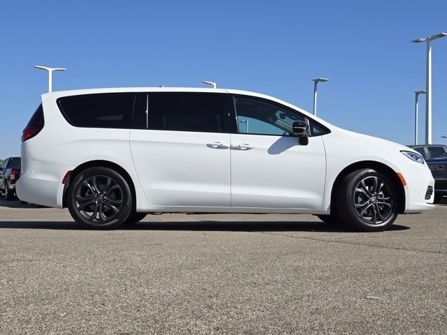 New 2026 Chrysler Pacifica Select image 25