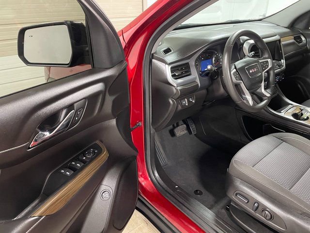 Used 2023 GMC Acadia SLE w/ Driver Convenience Package image 10