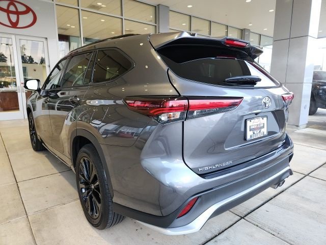 Used 2025 Toyota Highlander XSE image 9