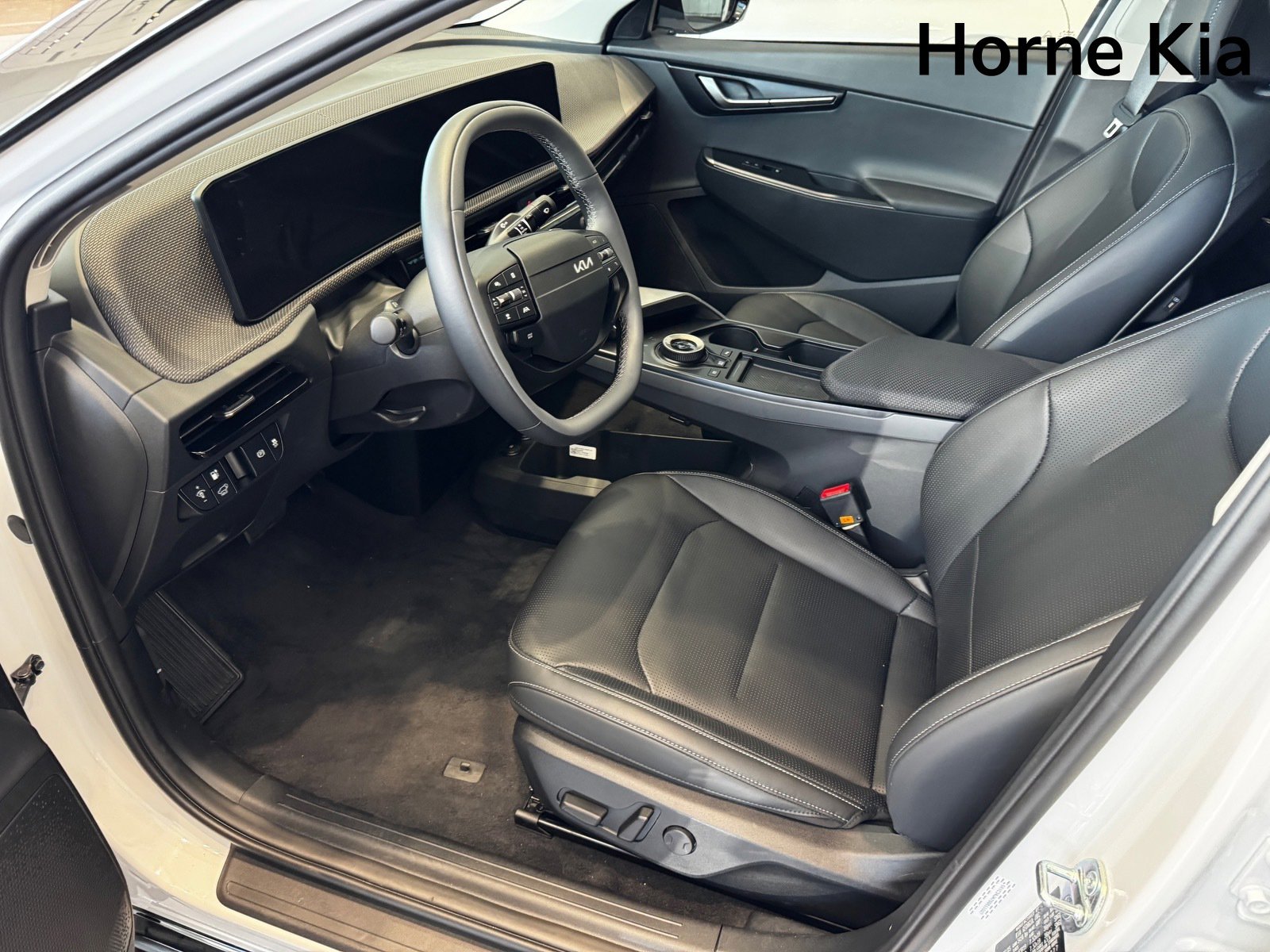 New 2025 Kia EV6 Wind image 9