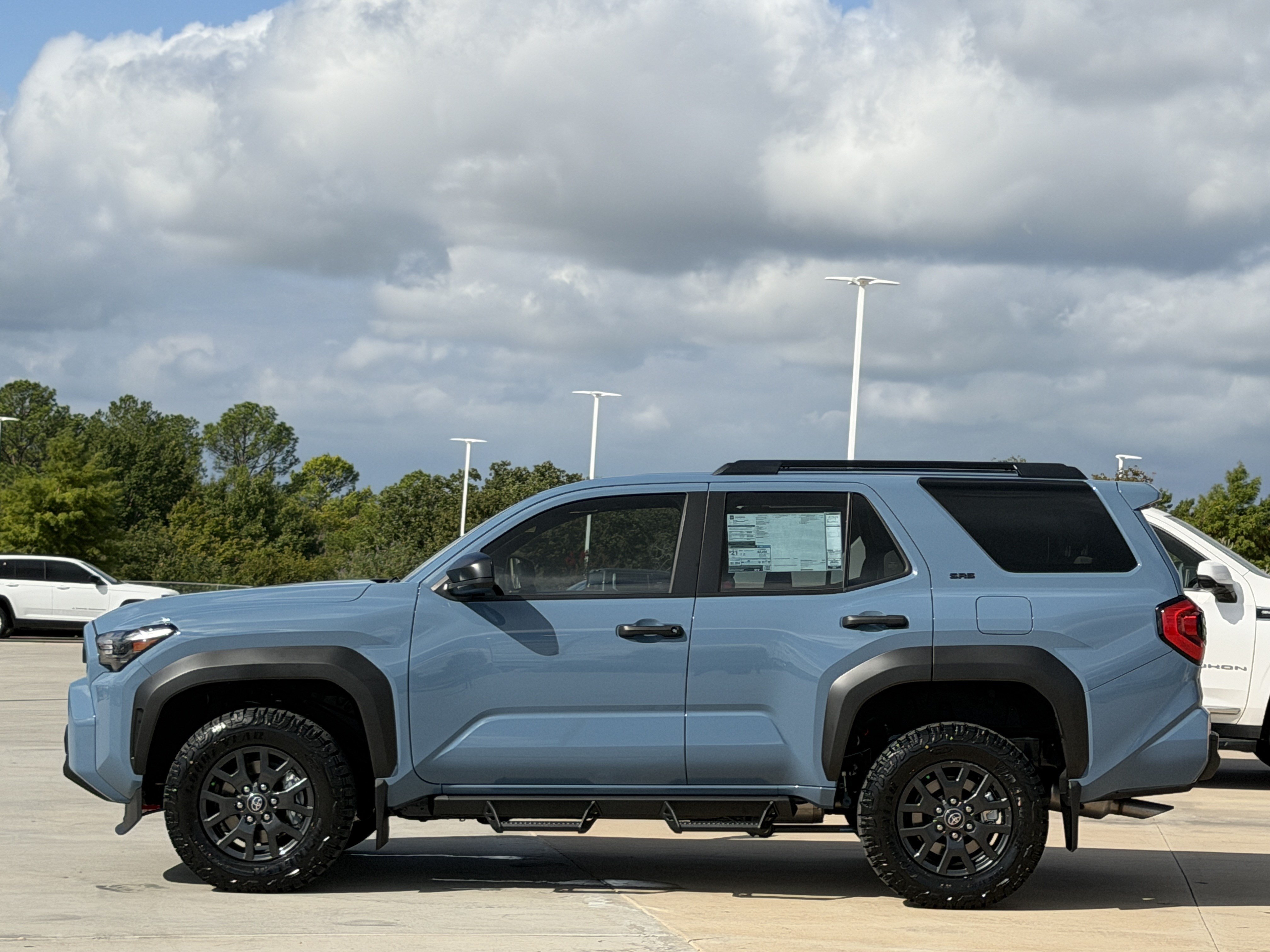 New 2026 Toyota 4Runner SR5 AWD/4WD image 3
