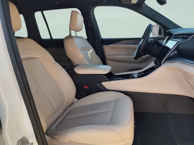 Used 2023 Jeep Grand Cherokee Limited RWD image 27