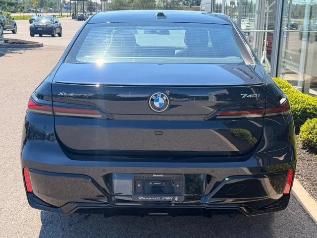 Used 2025 BMW 740i xDrive w/ Premium Package AWD/4WD image 5