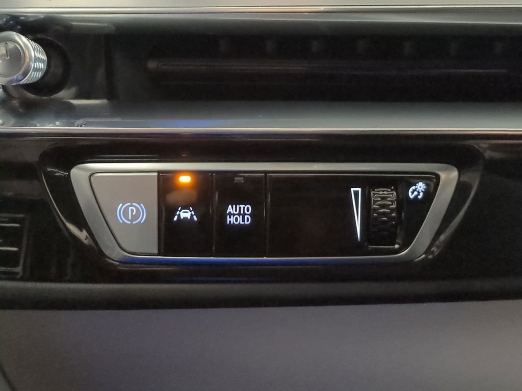 Used 2024 Cadillac Lyriq Sport image 25