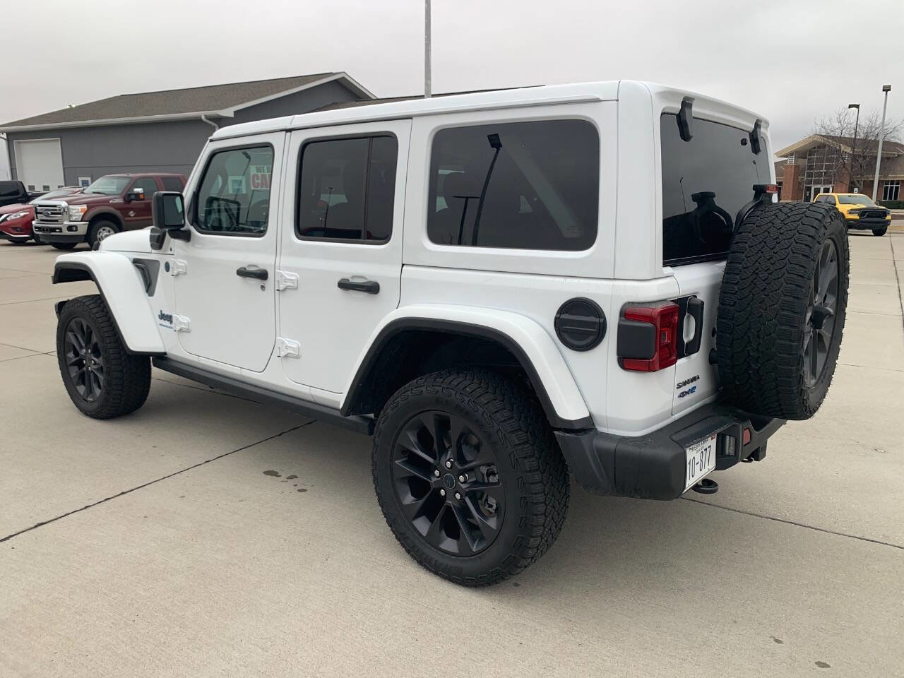 Used 2025 Jeep Wrangler Unlimited Sahara image 10