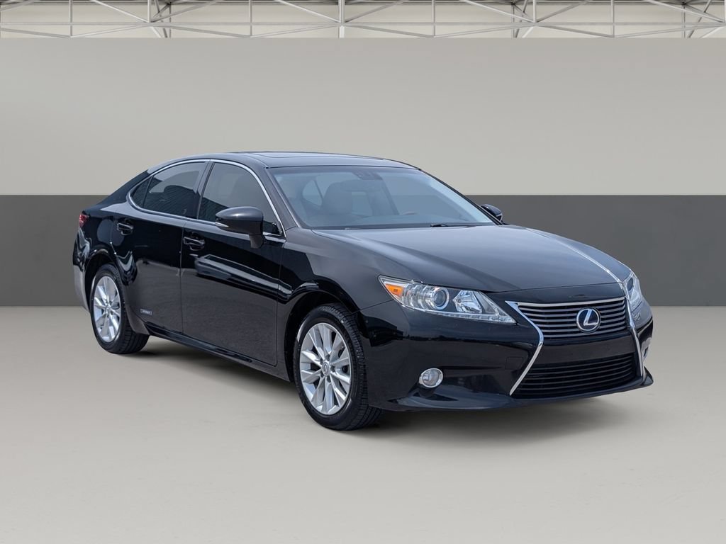 Used 2013 Lexus ES 300h w/ Luxury Pkg FWD image 2