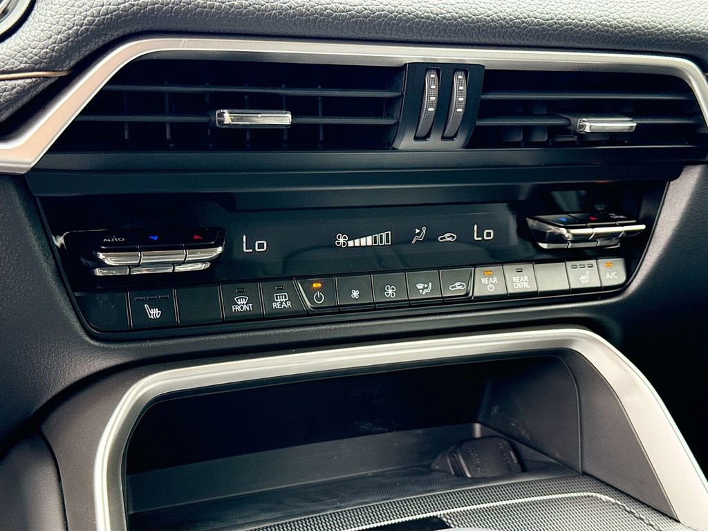 Certified 2025 MAZDA CX-70 Plug-In Hybrid w/ Premium Pkg image 19