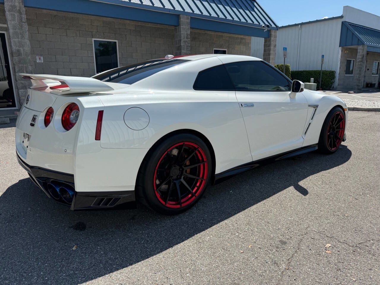Used 2020 Nissan GT-R Premium image 9