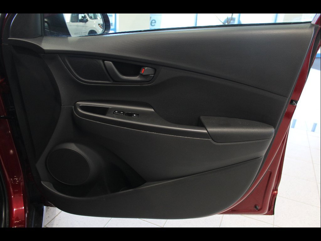 Used 2023 Hyundai Kona SEL AWD/4WD image 25