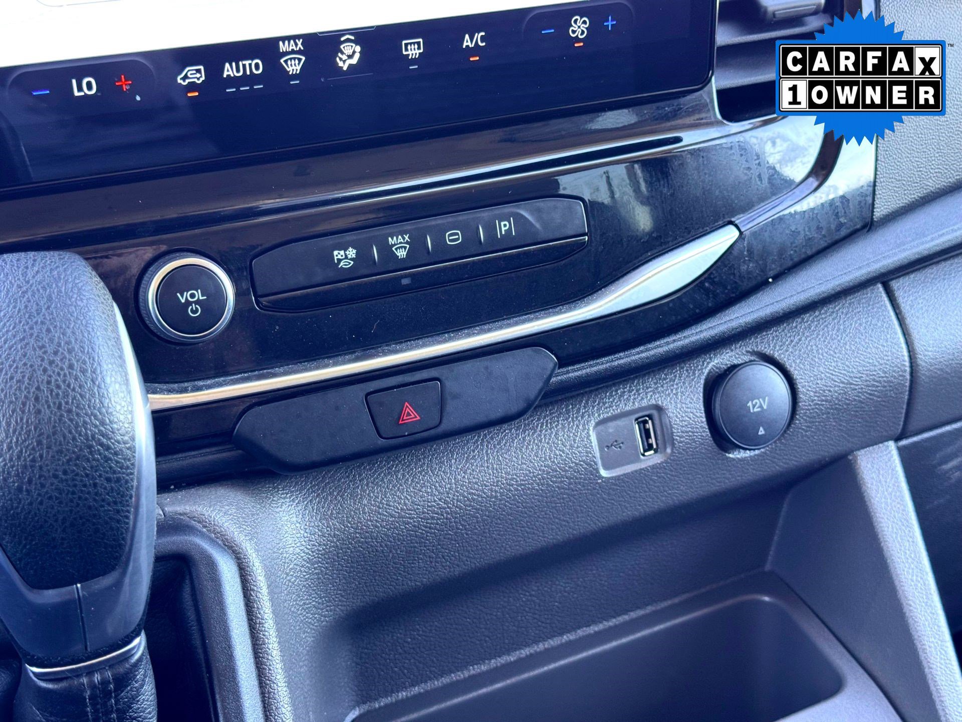 Used 2024 Ford Transit 350 XLT image 28