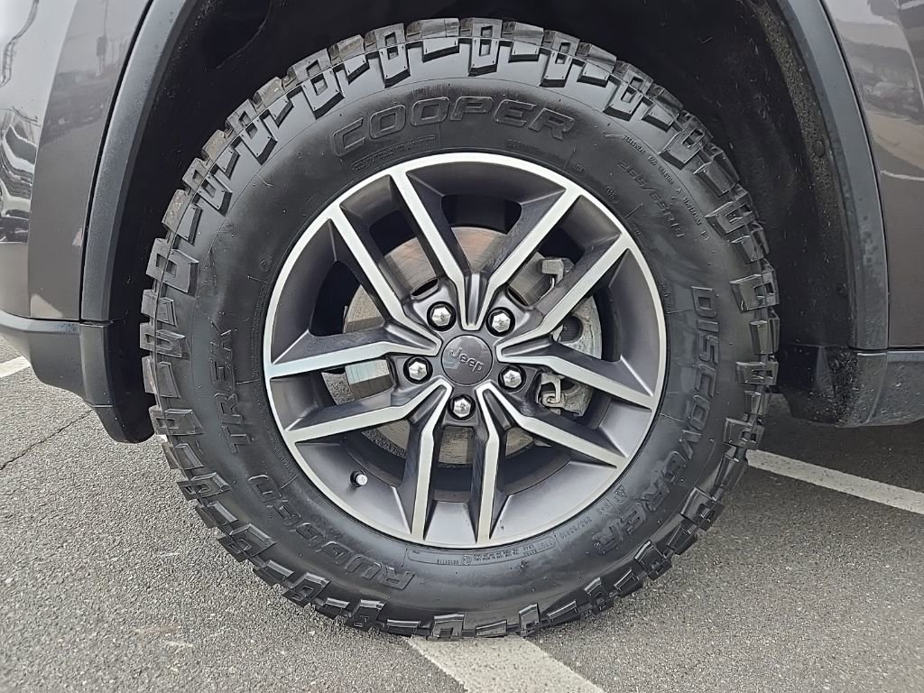 Used 2020 Jeep Grand Cherokee Limited image 11