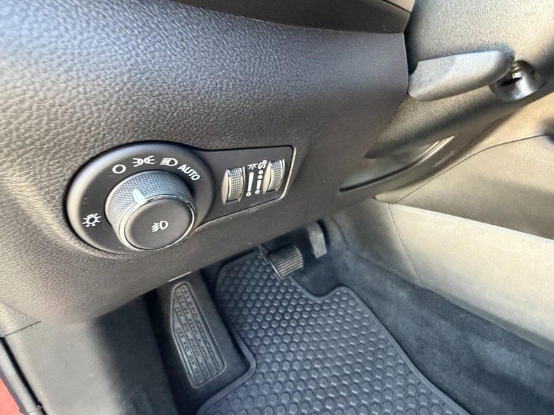 Used 2025 Jeep Compass Trailhawk AWD/4WD image 21