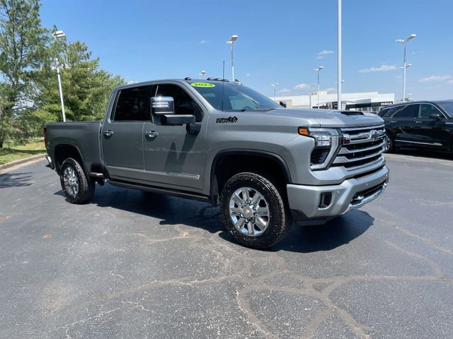 Used 2024 Chevrolet Silverado 2500 High Country w/ Technology Package AWD/4WD image 6