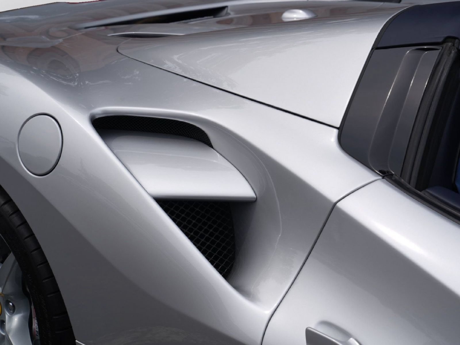 Used 2017 Ferrari 488 Spider RWD image 43