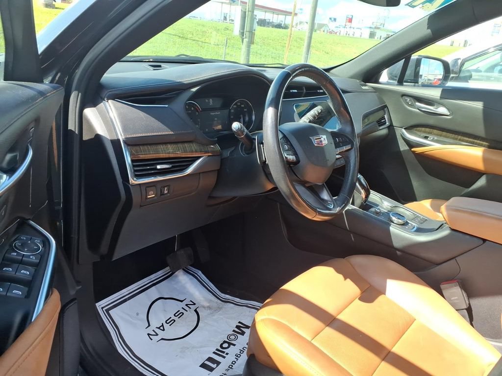Used 2021 Cadillac XT4 Premium Luxury FWD image 6