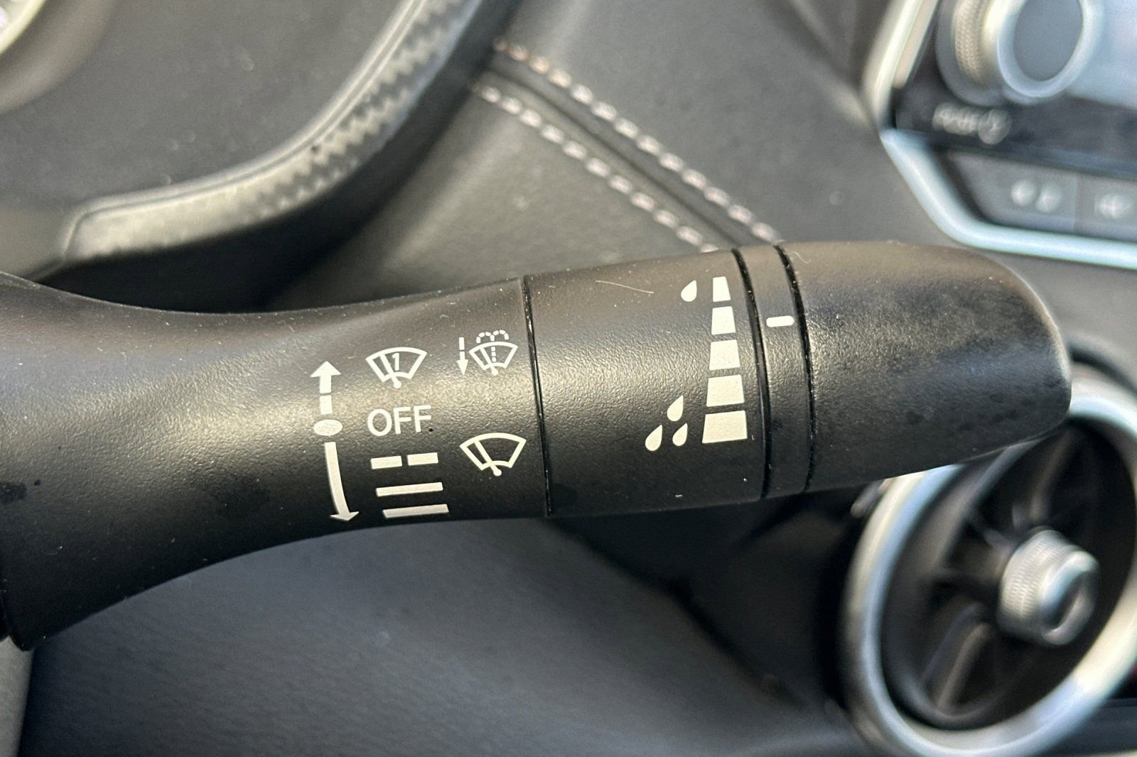 Used 2023 Nissan Sentra SV FWD image 38