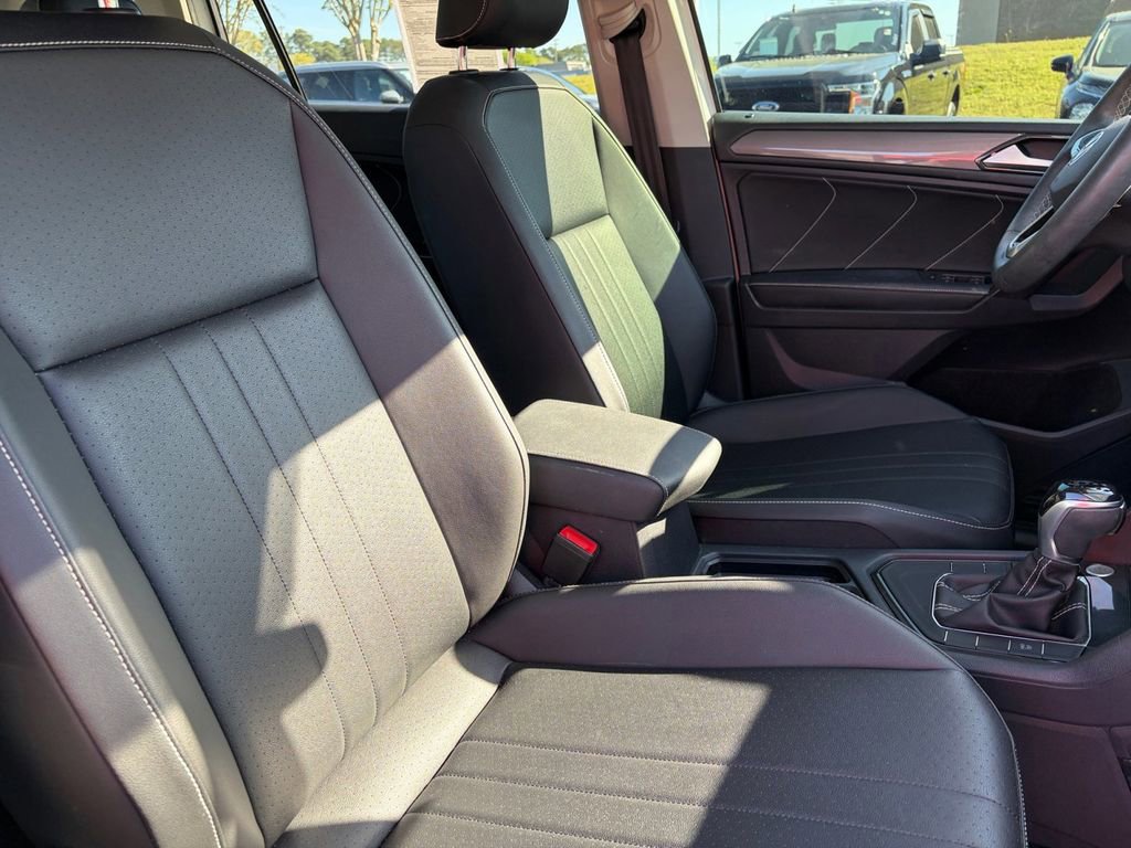 Certified 2023 Volkswagen Tiguan SE w/ Panoramic Sunroof Package image 29