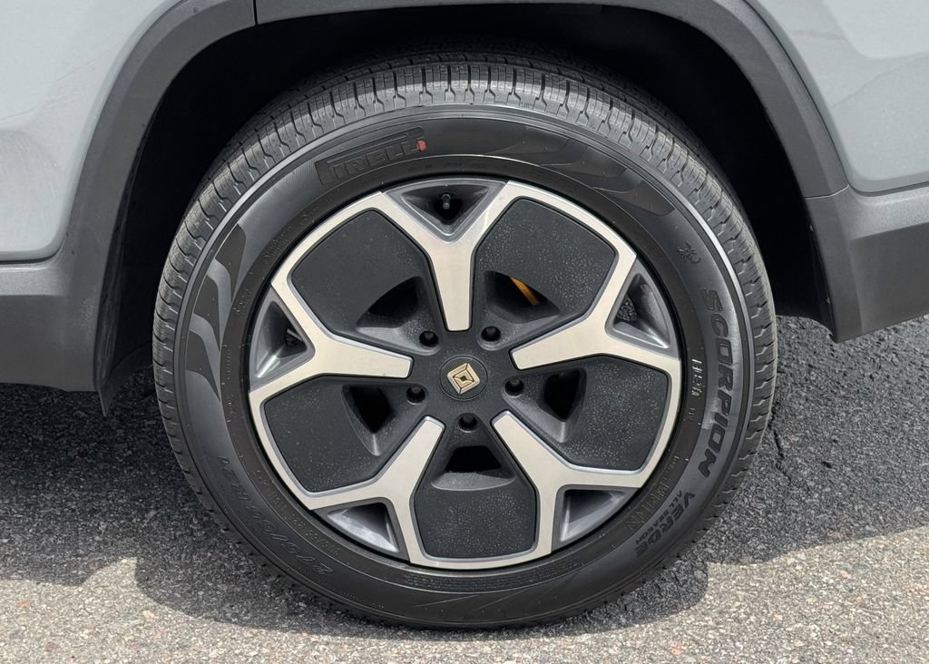 Used 2024 Rivian R1S Adventure AWD/4WD image 14
