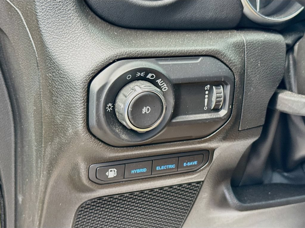 Used 2023 Jeep Wrangler Unlimited Rubicon 4xe w/ Cold Weather Group AWD/4WD image 11