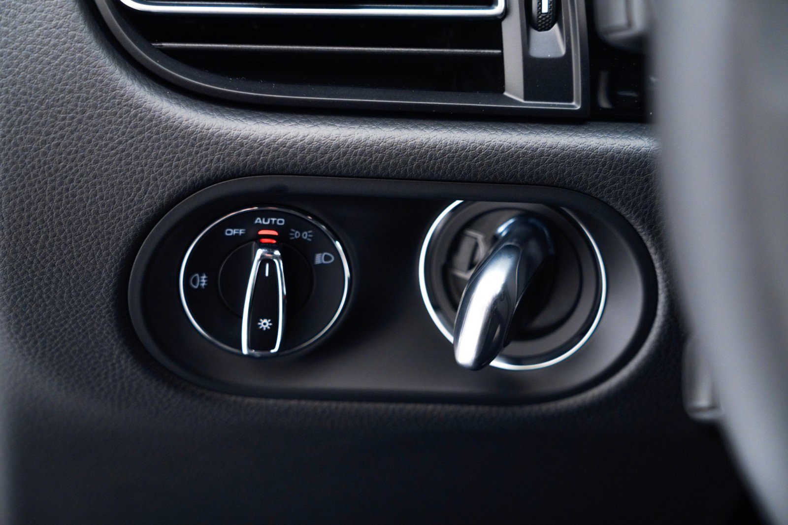 New 2026 Porsche Macan image 29