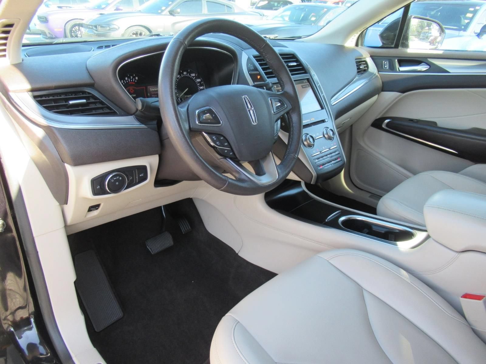 Used 2019 Lincoln MKC Premiere FWD image 18