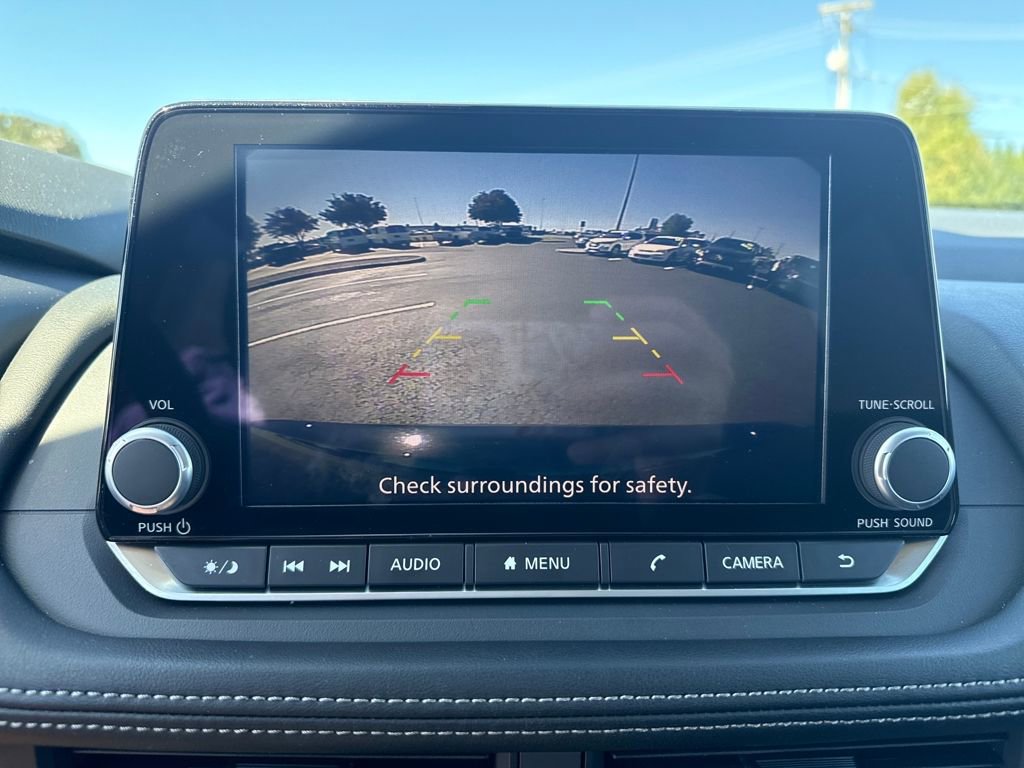 Used 2025 Nissan Rogue SV image 25