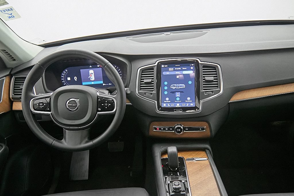Certified 2023 Volvo XC90 B6 Core w/ Protection Package Premier AWD/4WD image 27