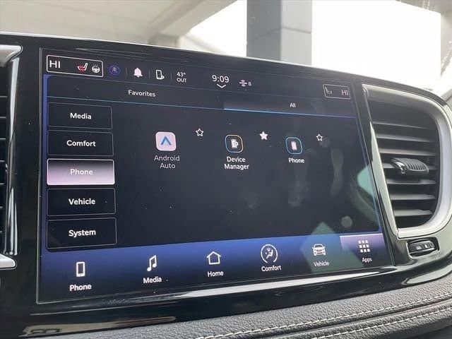 Used 2022 Chrysler Pacifica Touring-L image 20