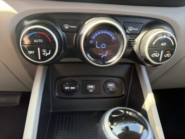 Used 2021 Hyundai Venue SEL w/ Cargo Package image 17