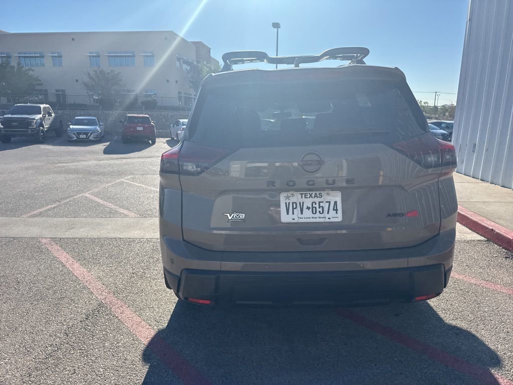Used 2025 Nissan Rogue SV image 5