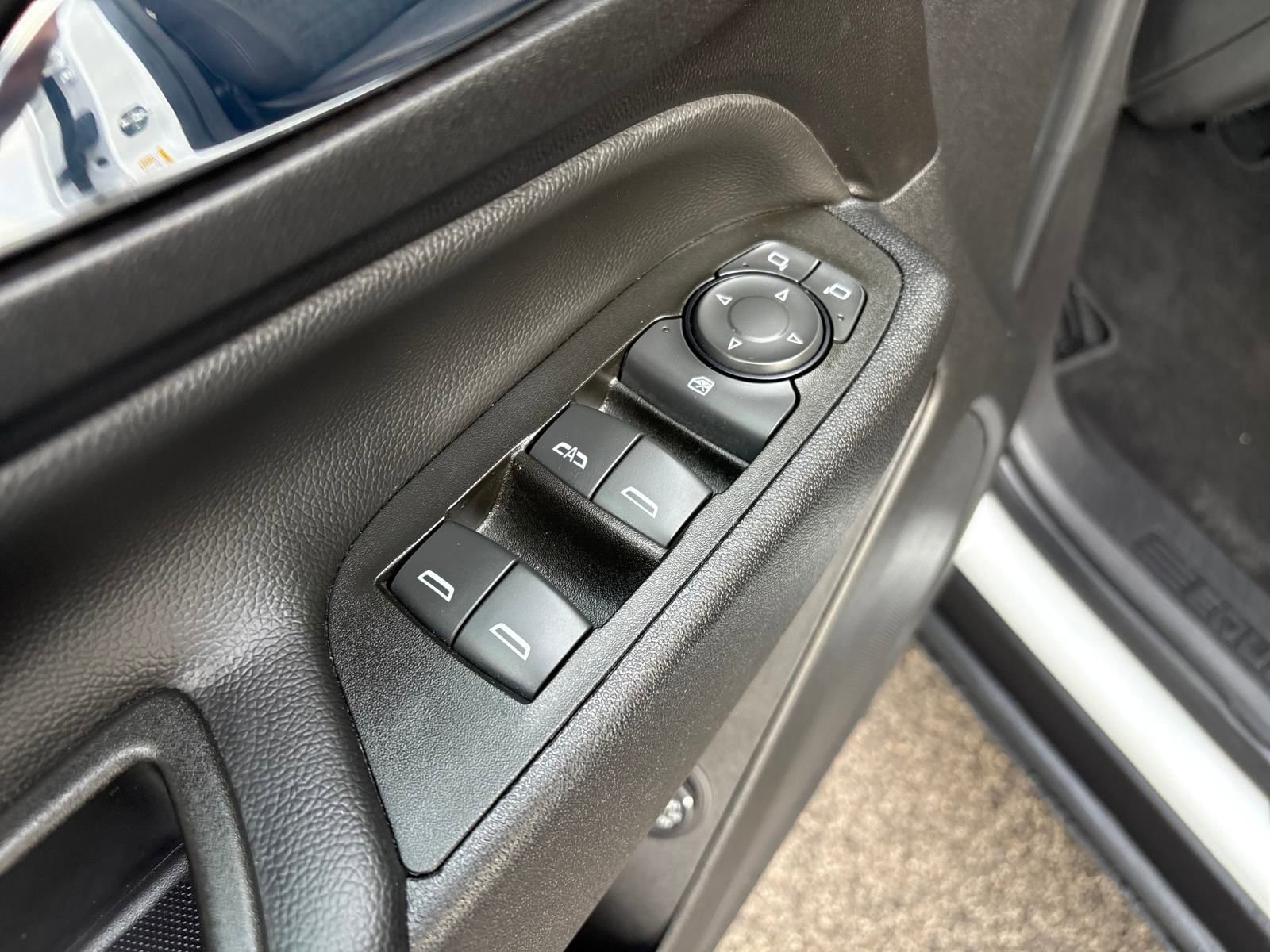 Used 2022 Chevrolet Equinox LT image 13