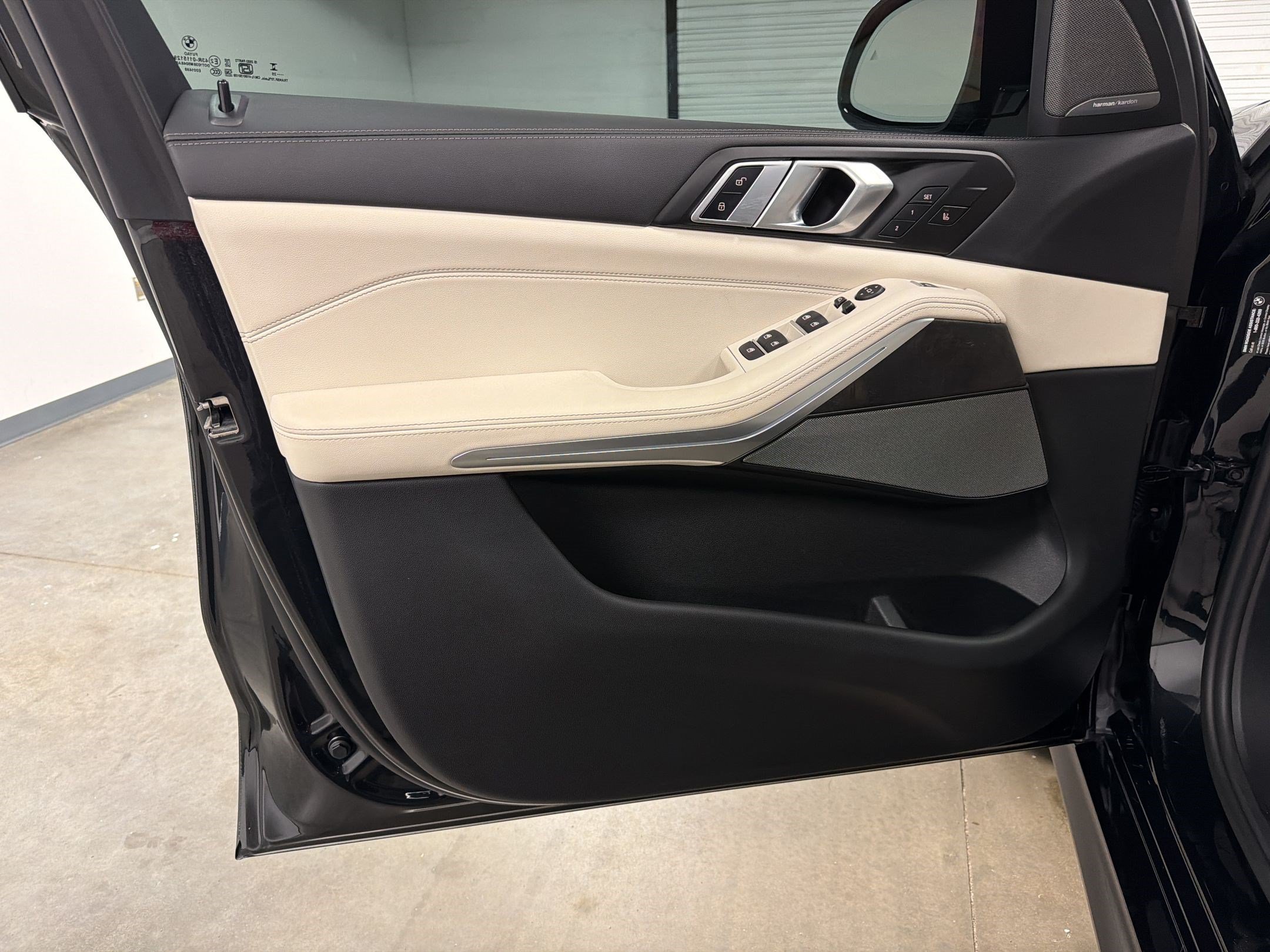 Certified 2025 BMW X5 sDrive40i w/ M Sport Package RWD image 13