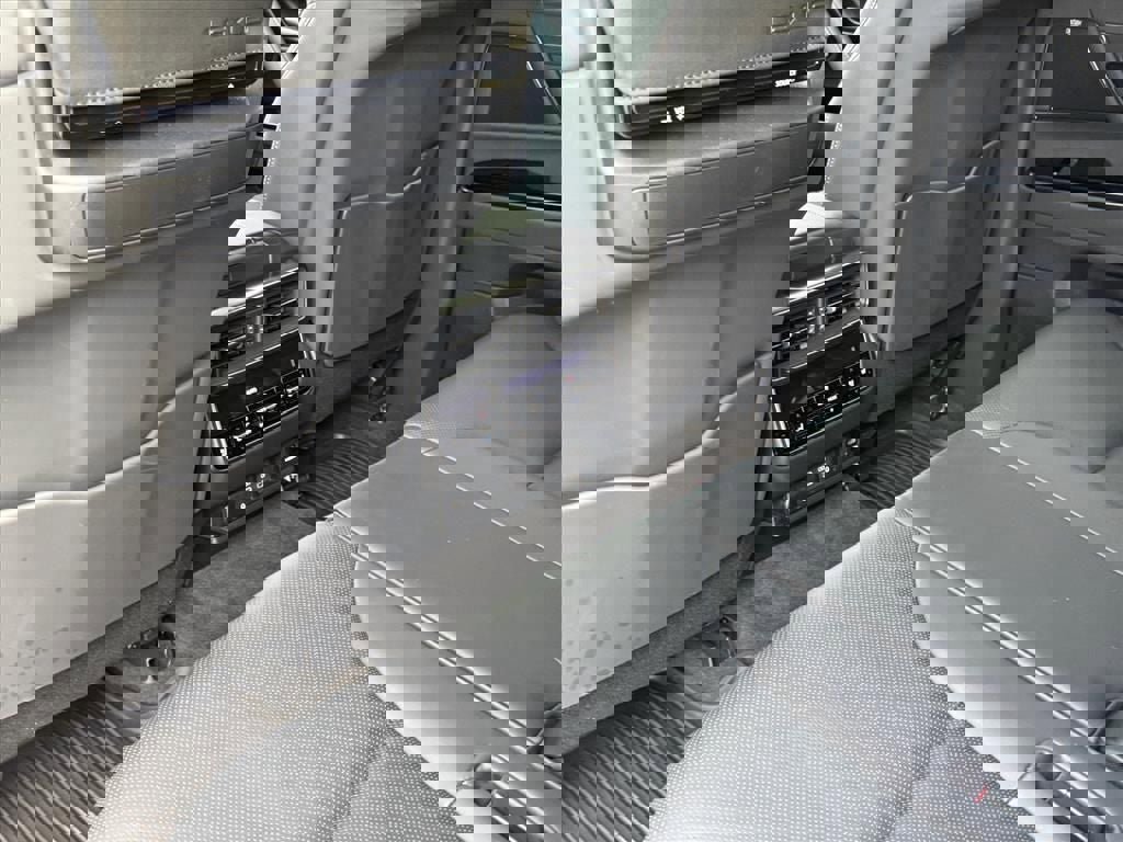 Used 2024 Lexus LX 600 4WD w/ Luxury Package image 14