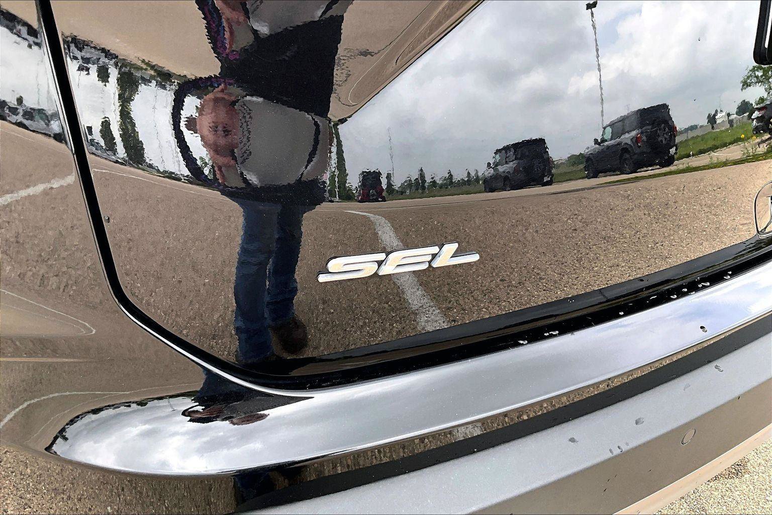 Used 2023 Ford Edge SEL w/ Convenience Package AWD/4WD image 9