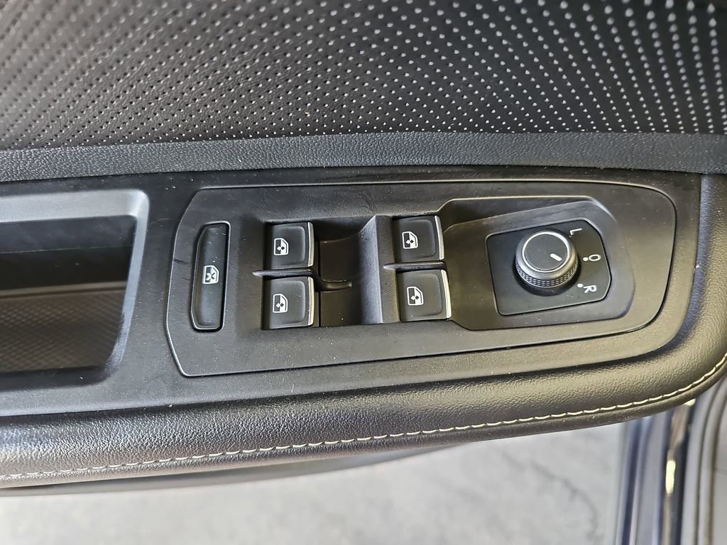 Used 2024 Volkswagen Atlas Cross Sport SE AWD/4WD image 28