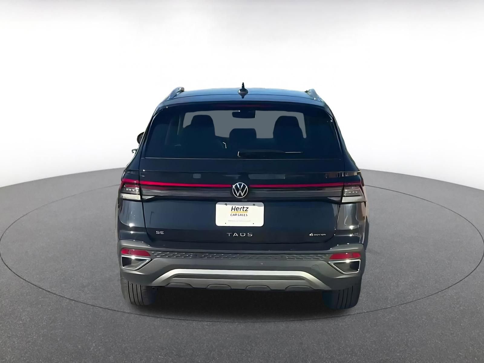 Used 2025 Volkswagen Taos SE AWD/4WD image 12