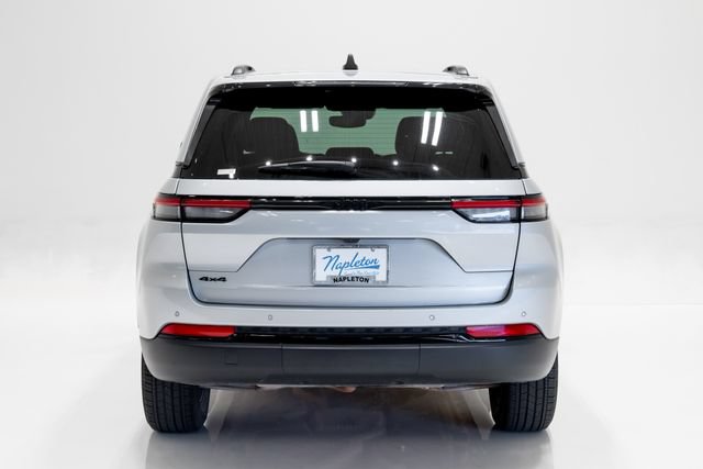 Certified 2024 Jeep Grand Cherokee Altitude AWD/4WD image 33
