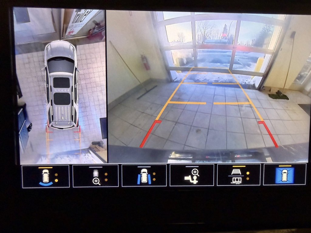 Certified 2023 Chevrolet Traverse RS image 8