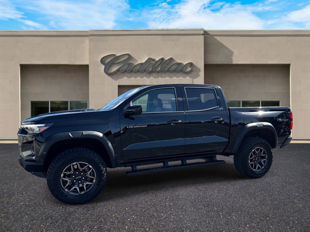 Used 2026 Chevrolet Colorado ZR2 w/ Technology Package AWD/4WD image 7