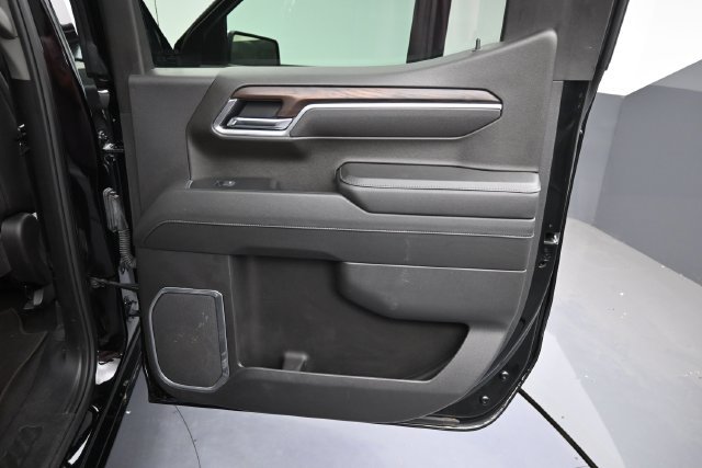 Used 2025 GMC Sierra 1500 SLT RWD image 27