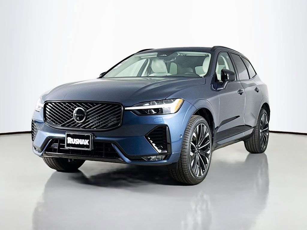 New 2026 Volvo XC60 B5 Ultra w/ Climate Package PRO image 3