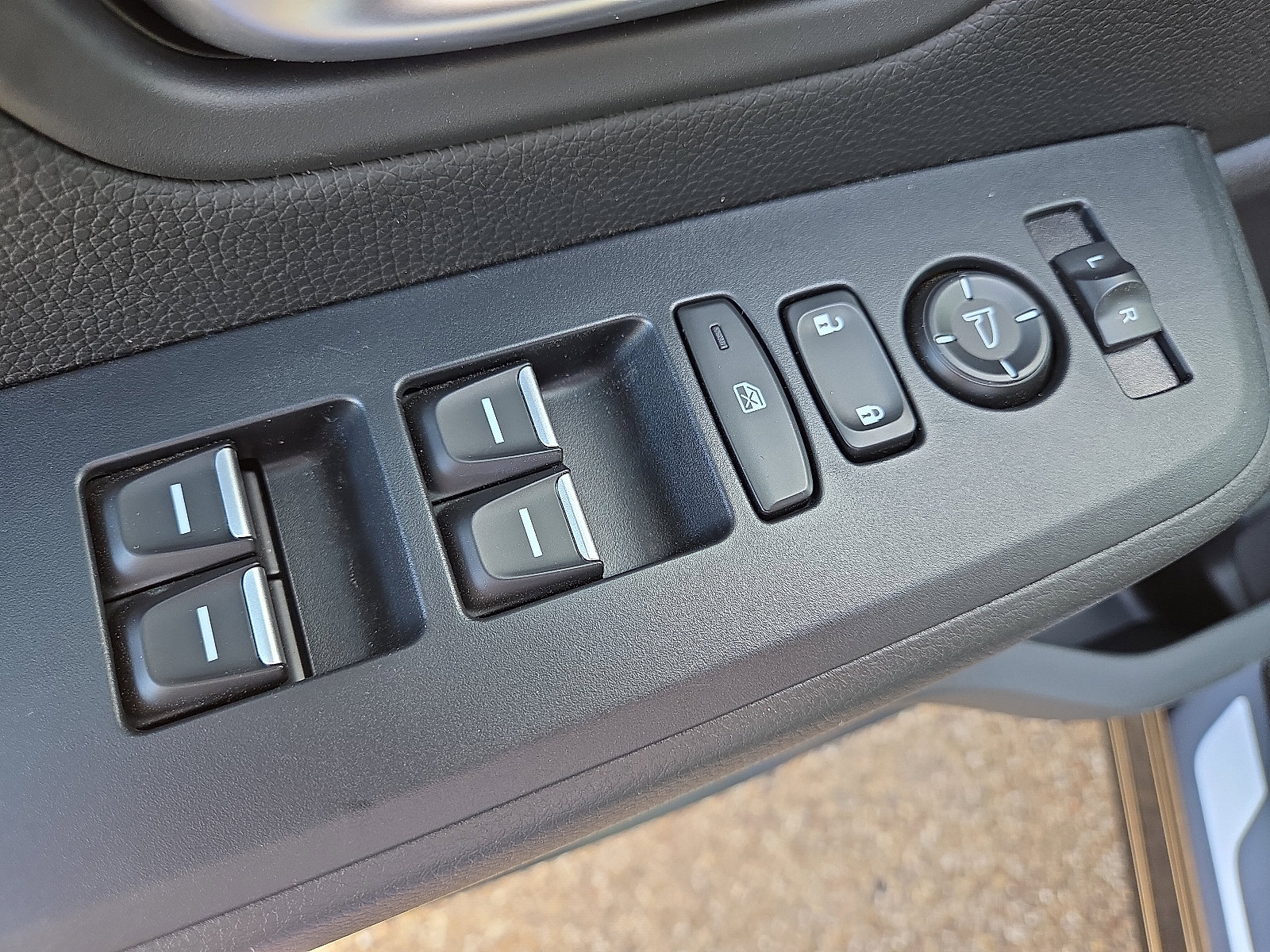 New 2026 Honda Pilot Sport image 10