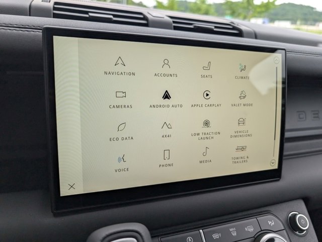 New 2025 Land Rover Defender 110 S image 15